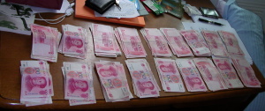 Lots of 100 RMB notes