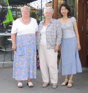 Danna, Nan, and Mom in front of Earls in Prince George